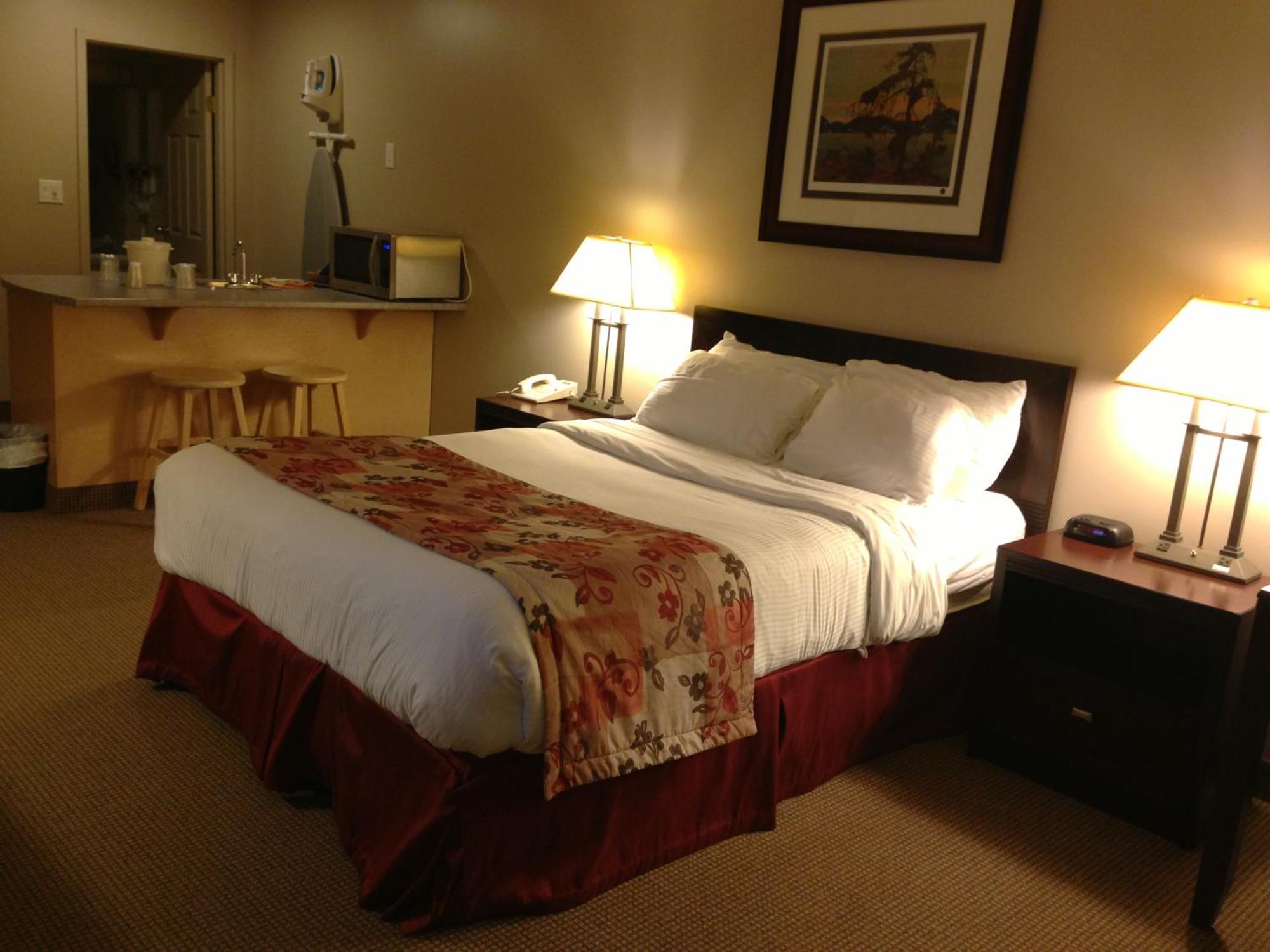 Petawawa River Inn & Suites Екстериор снимка